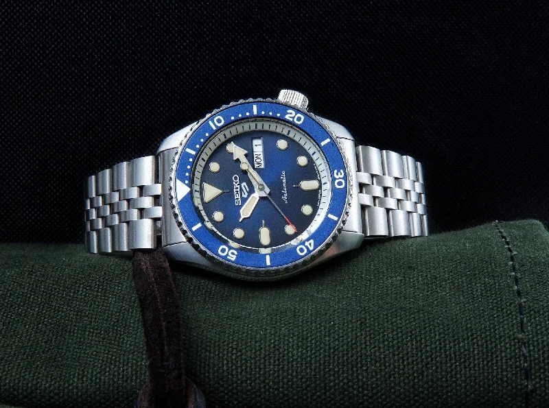 Men's Seiko Tonneau Case Watches-Z199 Bracelet (Seiko SRPD 5KX/SSK GMT)