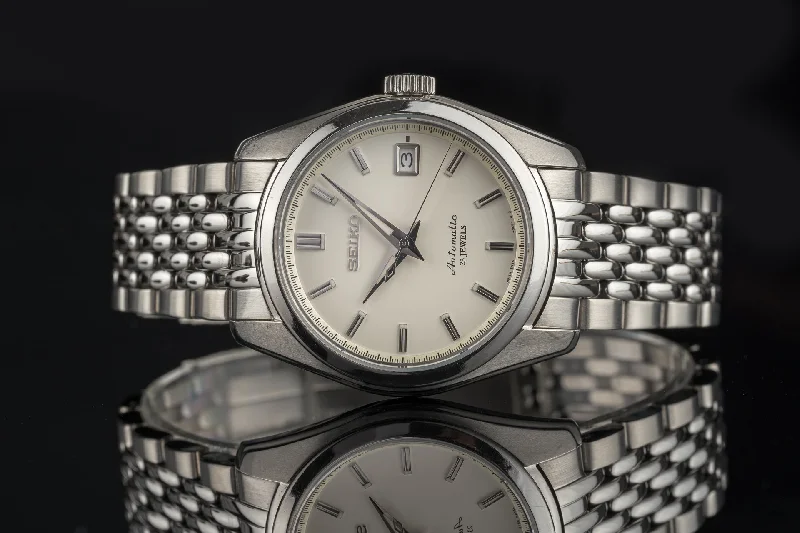 Men's Seiko Smart Style Watches-CLEARANCE - Beads of Rice Bracelet - Male End Links (Seiko SARB)