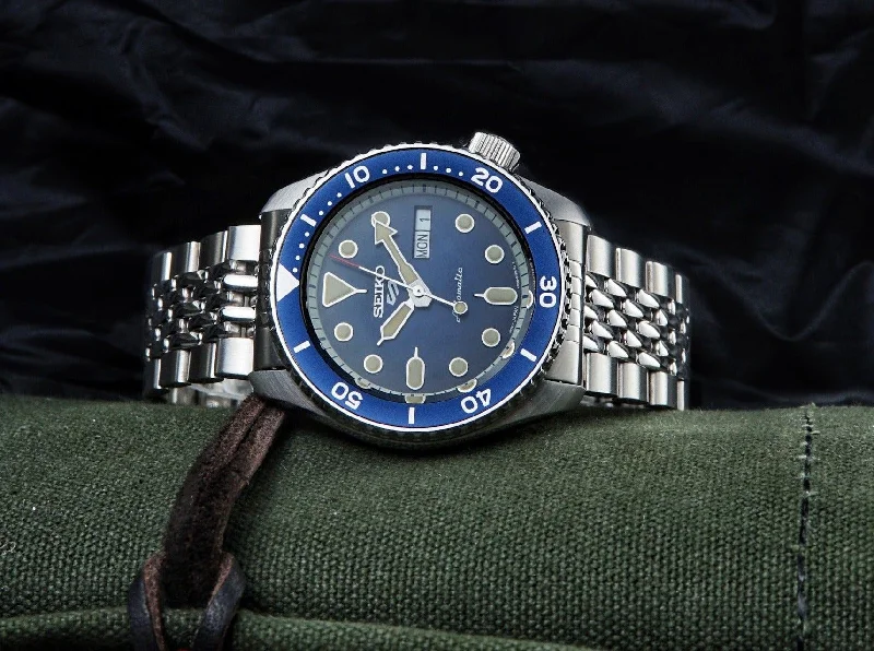 Men's Seiko Business Meeting Watches-Beads of Rice Bracelet (Seiko SRPD 5KX/SSK GMT)