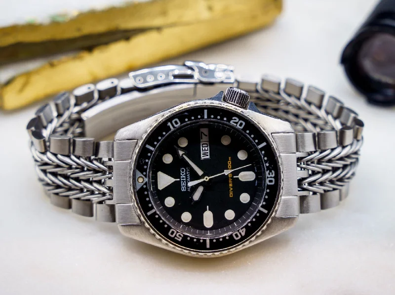 Men's Seiko Rectangular Case Watches-Razor-Wire Bracelet (Seiko SKX013)
