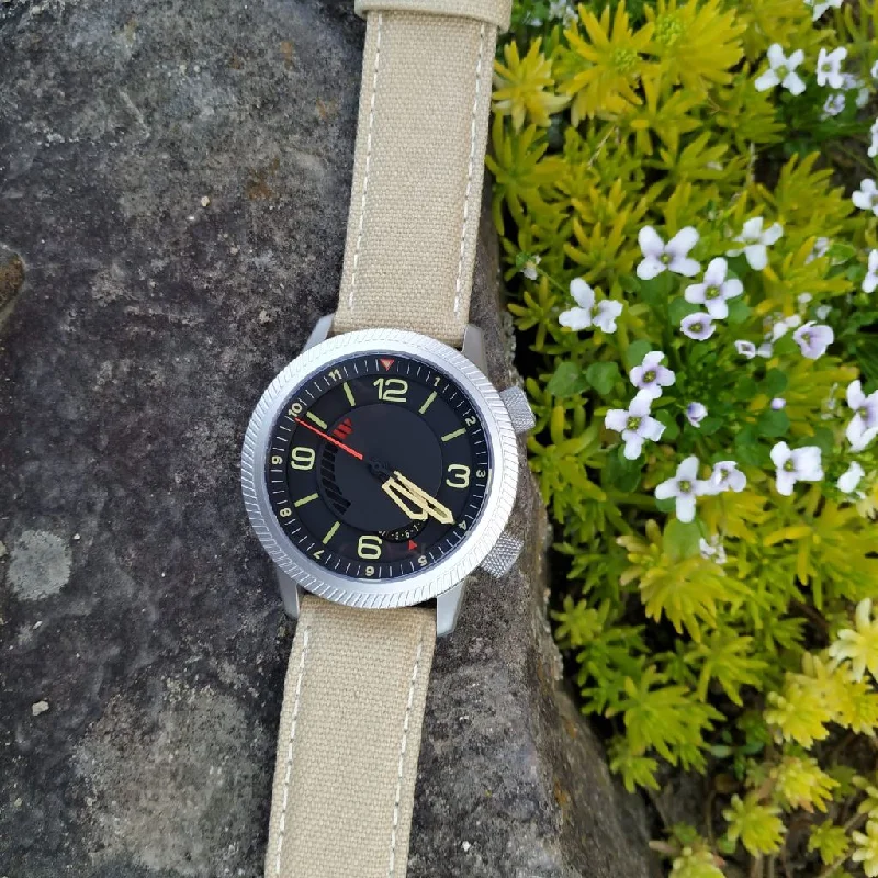 Women's Military Watches for Retro Charm-Draken Kalahari Limited Edition (Black Dial, Silver Case)