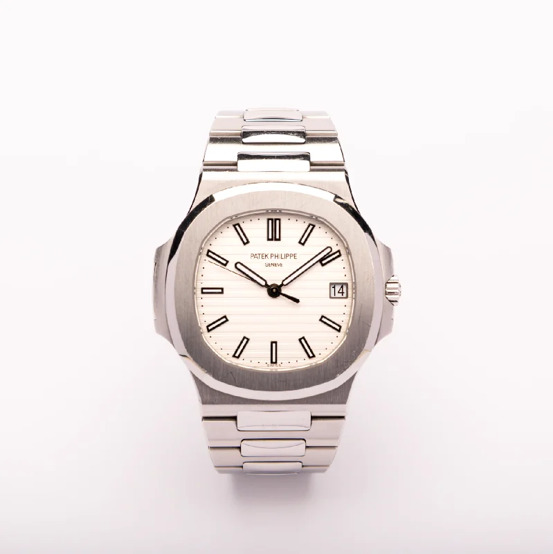 Men's Patek Philippe Watches for High-End Collectors-Discontinued Nautilus - 5711/1A-011 (2017) Men's Patek Philippe Watches for High-End Collectors-Discontinued Nautilus - 5711/1A-011 (2017)