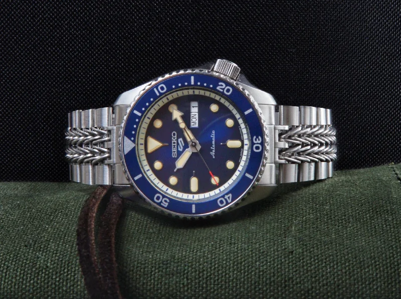 Men's Seiko Automatic Watches-Razor-Wire Bracelet (Seiko SRPD 5KX/SSK GMT)