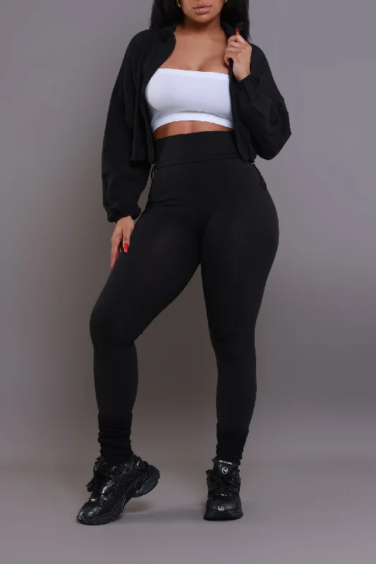 cued-up-cropped-legging-set-black