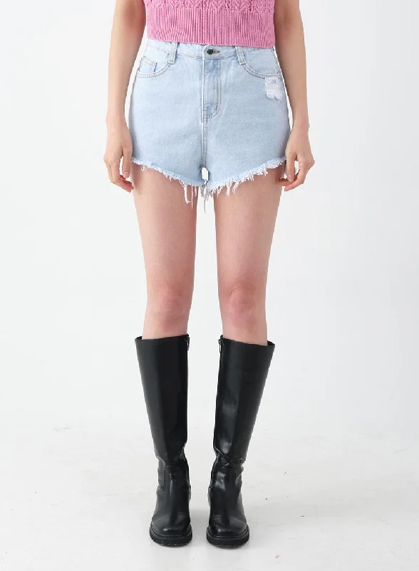 distressed-raw-hem-denim-shorts-ca27