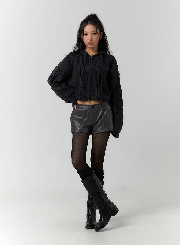 low-rise-faux-leather-shorts-cf401