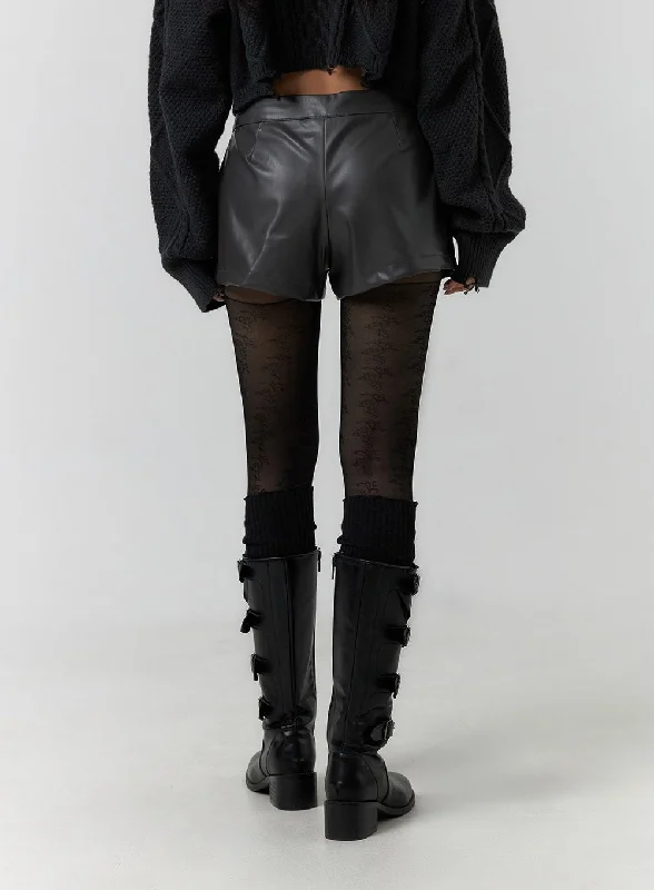 low-rise-faux-leather-shorts-cf401