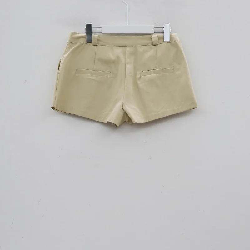 low-rise-pintuck-shorts-cy25