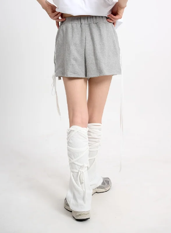 mid-waist-contrasting-ribbon-straight-leg-shorts-cm415