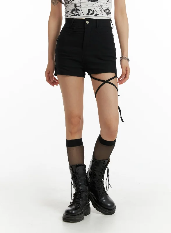 slit-strap-shorts-im405