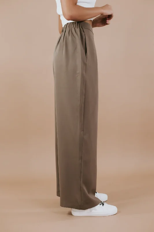 Pretty in Pleats Wide Leg Pants, Mocha