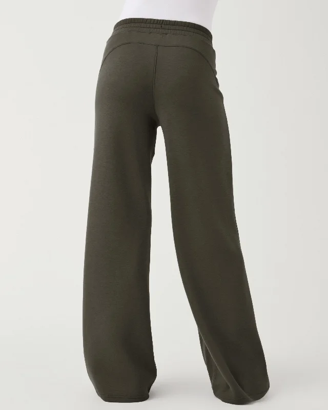 airessentials-wide-leg-pant