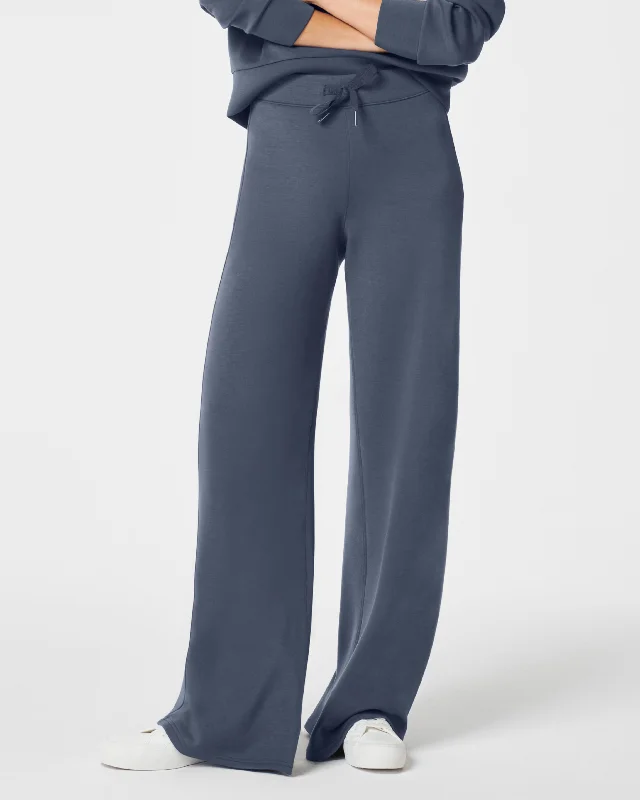 airessentials-wide-leg-pant