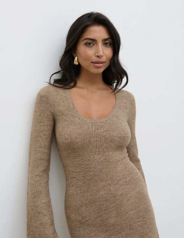 clara-scoop-neck-knit-dress-brown