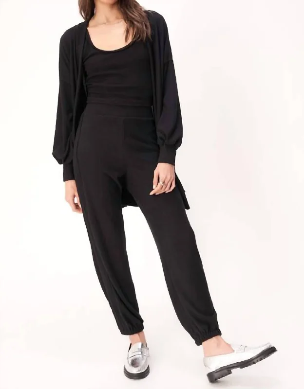 just-relax-cozy-seamed-cardigan-in-black