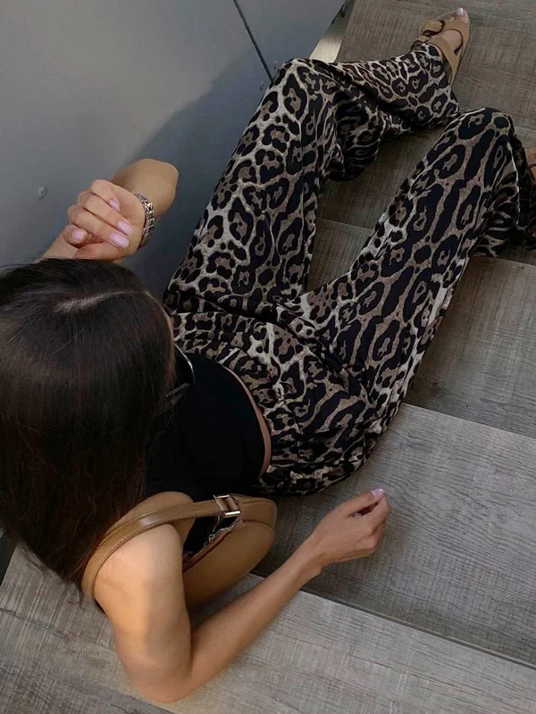 leopard-print-wide-leg-pants