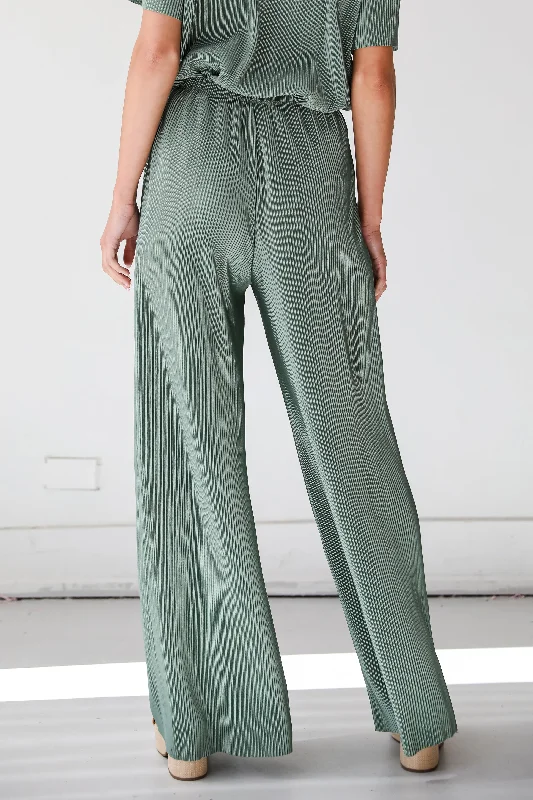 lovely-perspective-sage-plisse-pants