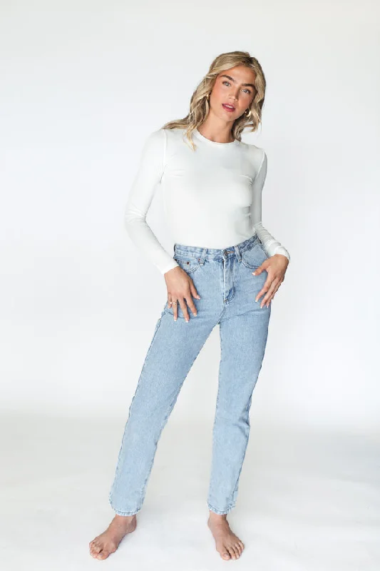 megan-light-wash-straight-leg-mom-jeans-1