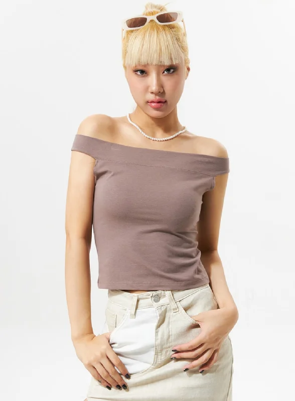 Off-Shoulder Sleeveless Top IG302