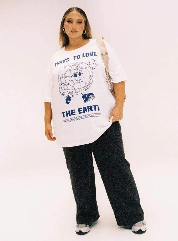 organic-cotton-love-the-earth-oversized-tee-white-curve